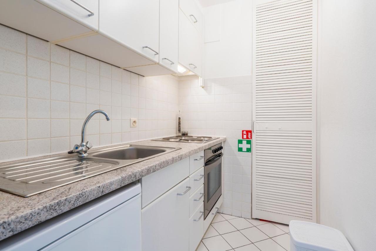 Luxueuze Vakantiestudio Met Zeezicht En Terras In Oostende Bagian luar foto